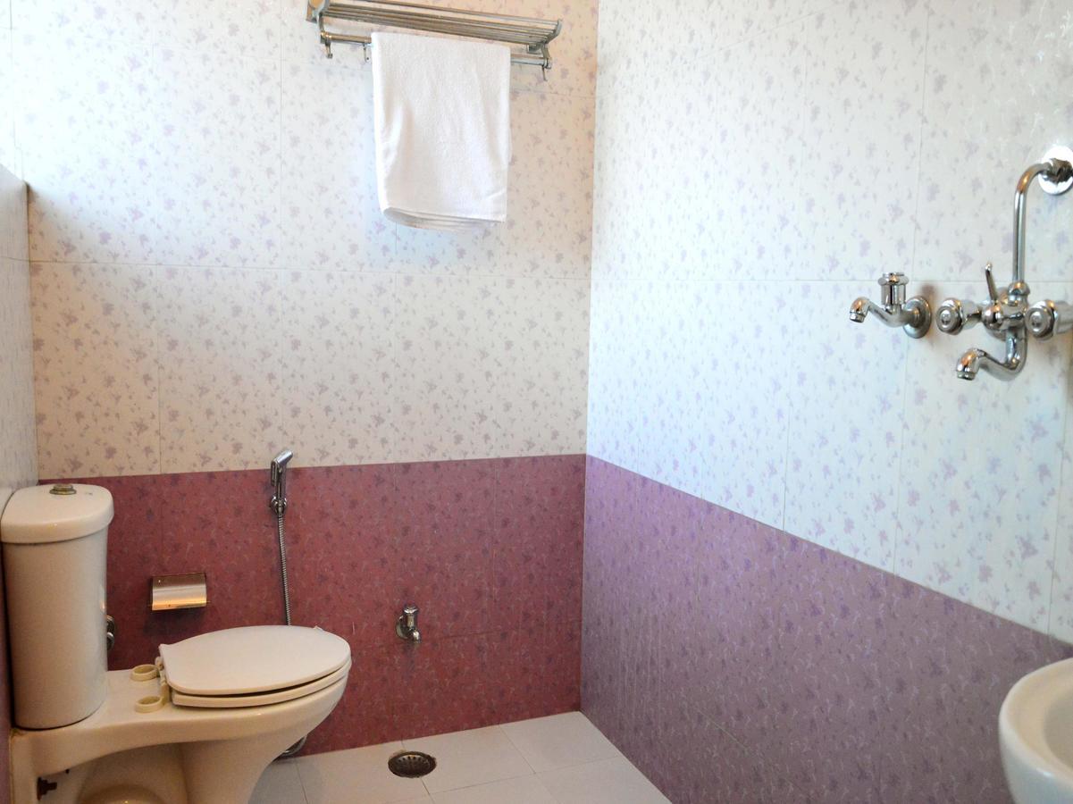 Oyo 6179 Hotel Aarjee Crescent ชัยปุระ ภายนอก รูปภาพ