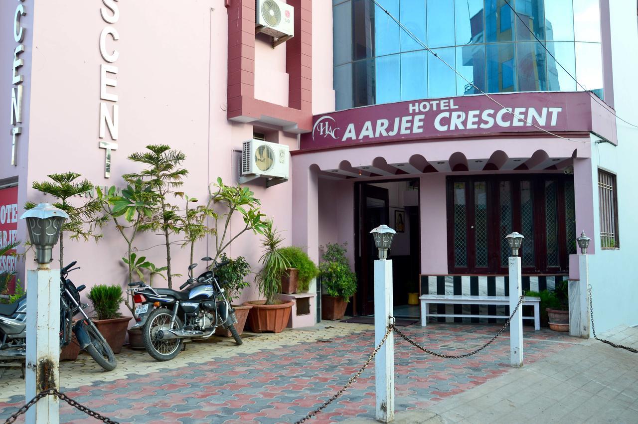 Oyo 6179 Hotel Aarjee Crescent ชัยปุระ ภายนอก รูปภาพ