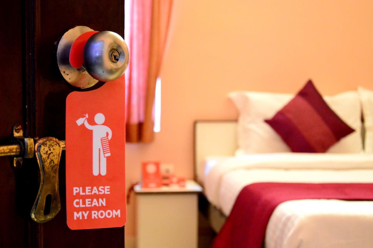 Oyo 6179 Hotel Aarjee Crescent ชัยปุระ ภายนอก รูปภาพ